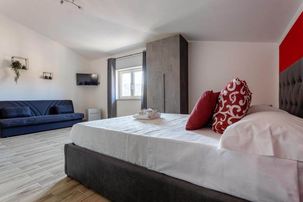 Cadoni Guest House Боза Екстер'єр фото